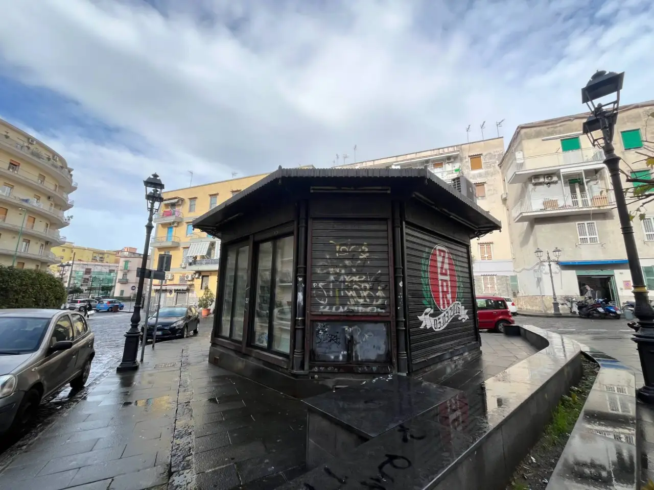 Negozio in Piazzale Cesare Battisti, Torre Del Greco, {3} - Foto 1