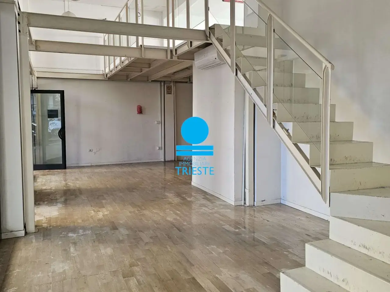 Negozio in Via Galilei 40, Pesaro, {3} - Foto 2