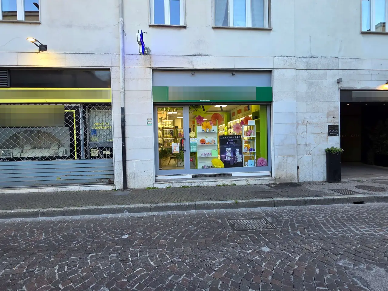 Farmacia - Erboristeria in Via Aldo Moro  1, Como, {3} - Foto 1