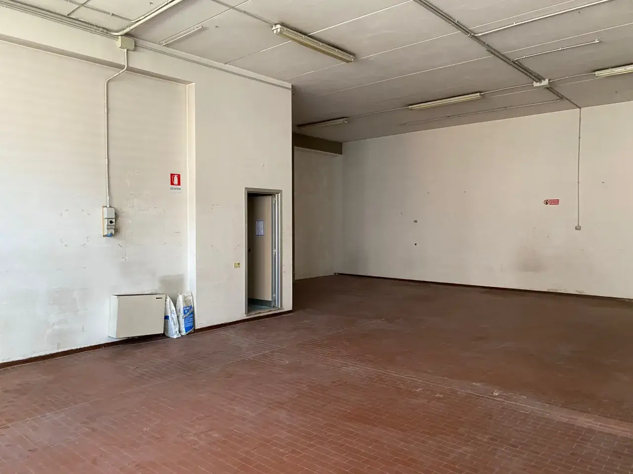 Laboratorio in Vuzzo del Piscetto, Scandicci, {3} - Foto 2