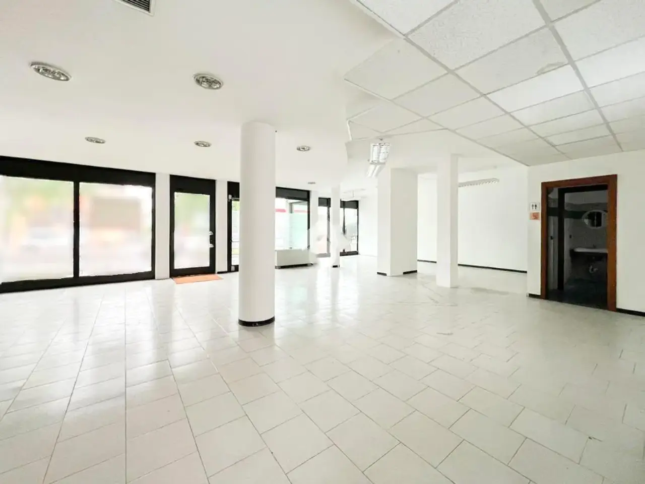 Negozio in Via Calle Pace 79, Abano Terme, {3} - Foto 1