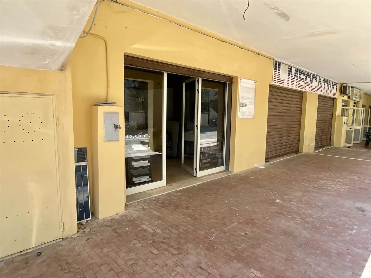 Negozio in Via Bari, Roseto Capo Spulico, {3} - Foto 2