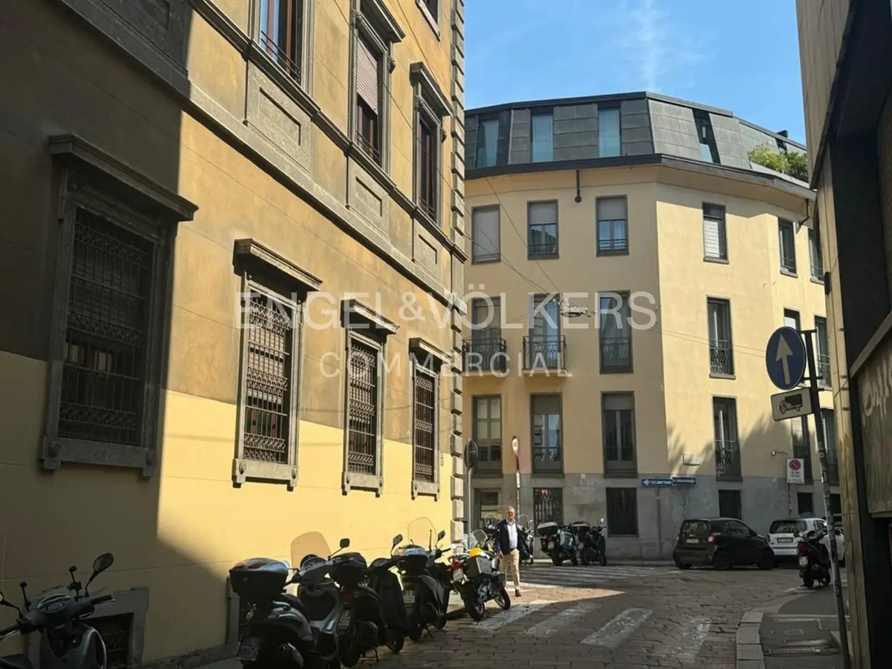 Ufficio in Via dei Piatti 11, Milano, {3} - Foto 2