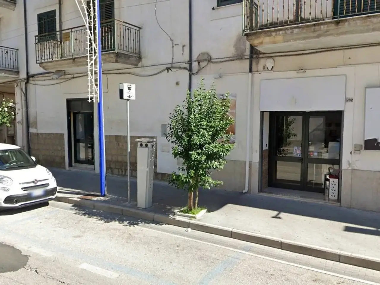 Locale commerciale in Via Napoli, Maddaloni, Maddaloni, {3} - Foto 1