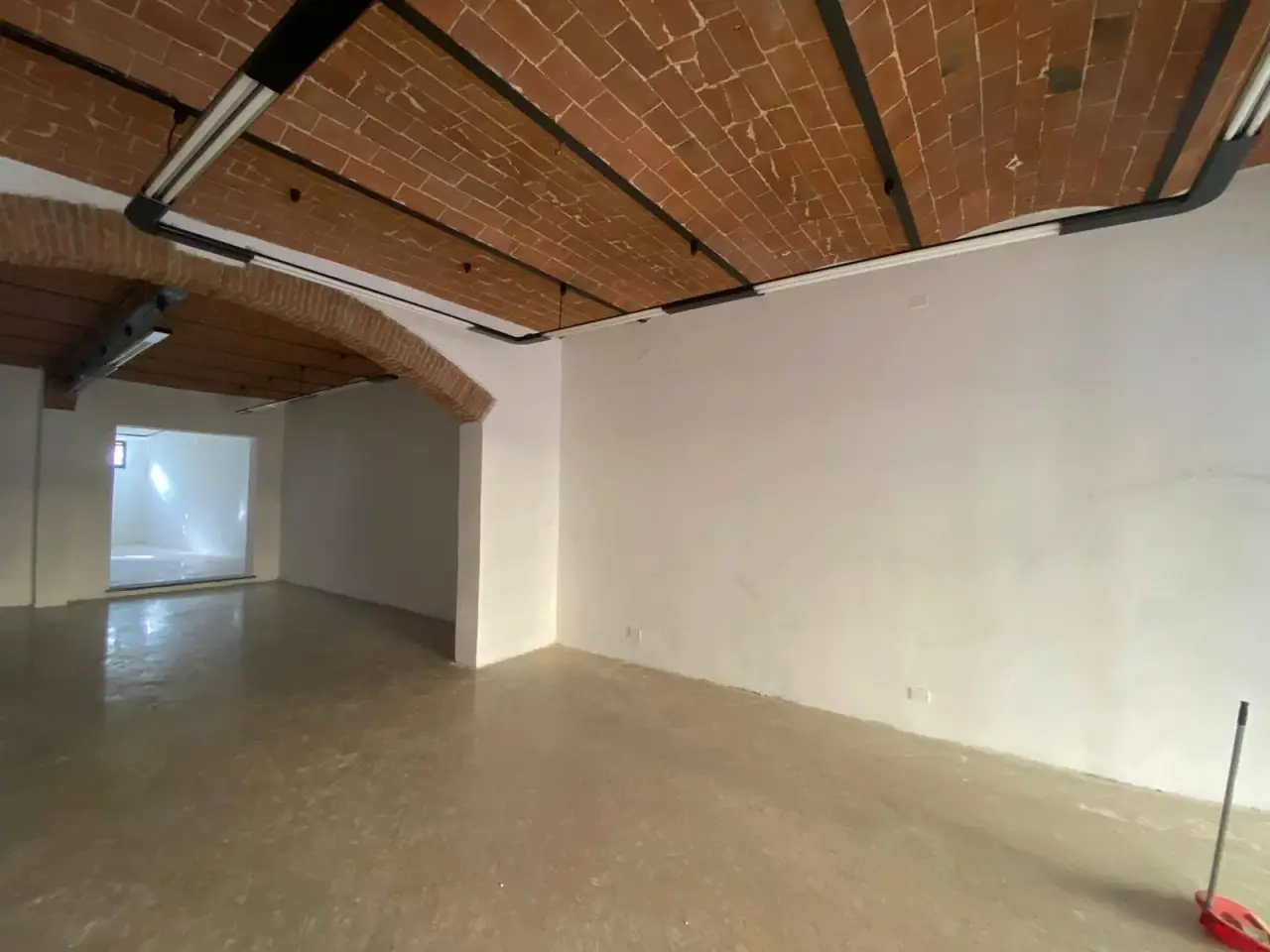 Esercizio commerciale in Via Tosco Romagnola 300, Cascina, {3} - Foto 2