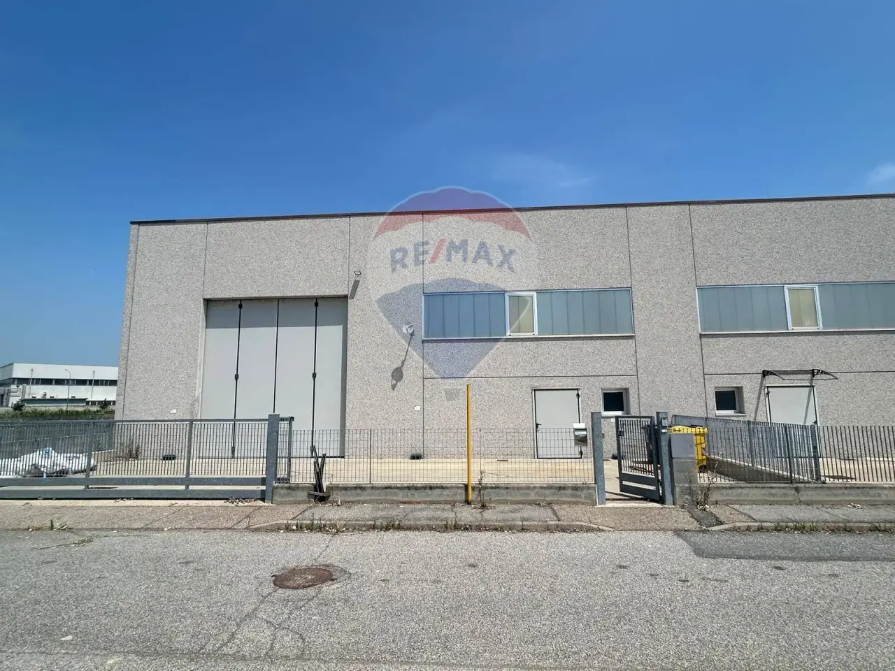 Capannone in Via Caduti di Nassiriya Sn, Tricerro, {3} - Foto 1