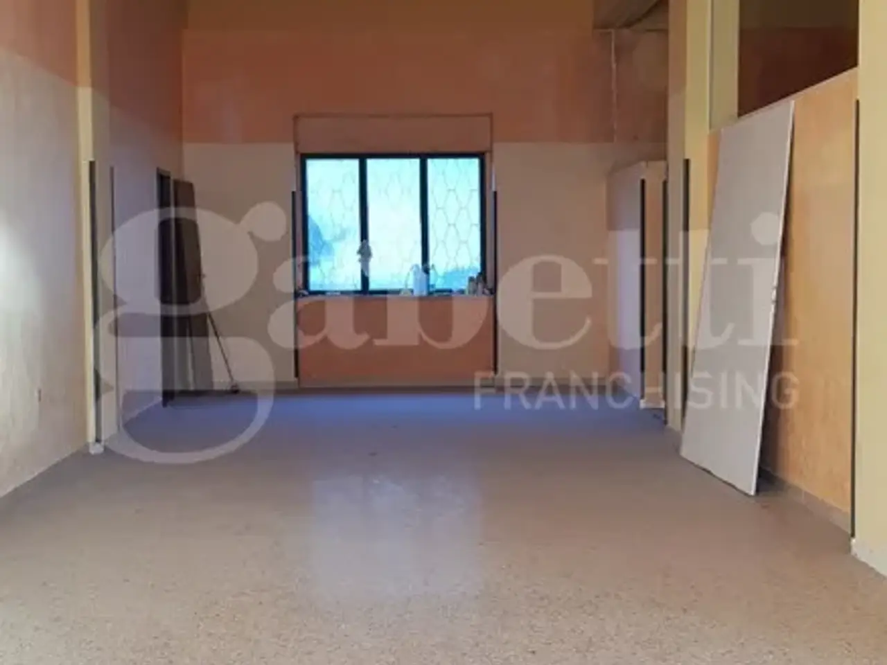 Negozio in Via S. Tommaso d'Aquino 35, Tricase, {3} - Foto 2