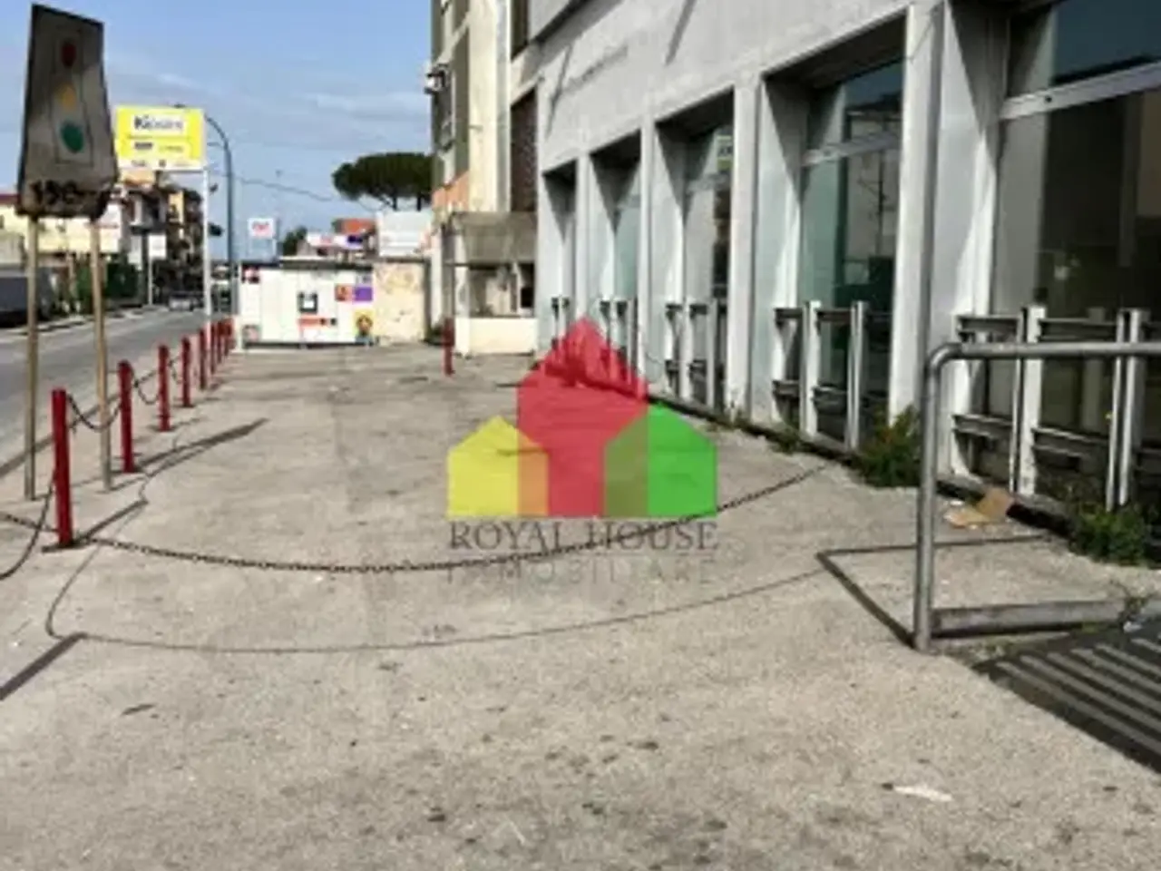 Negozio in Via Salvatore di Giacomo, Giugliano In Campania, {3} - Foto 2