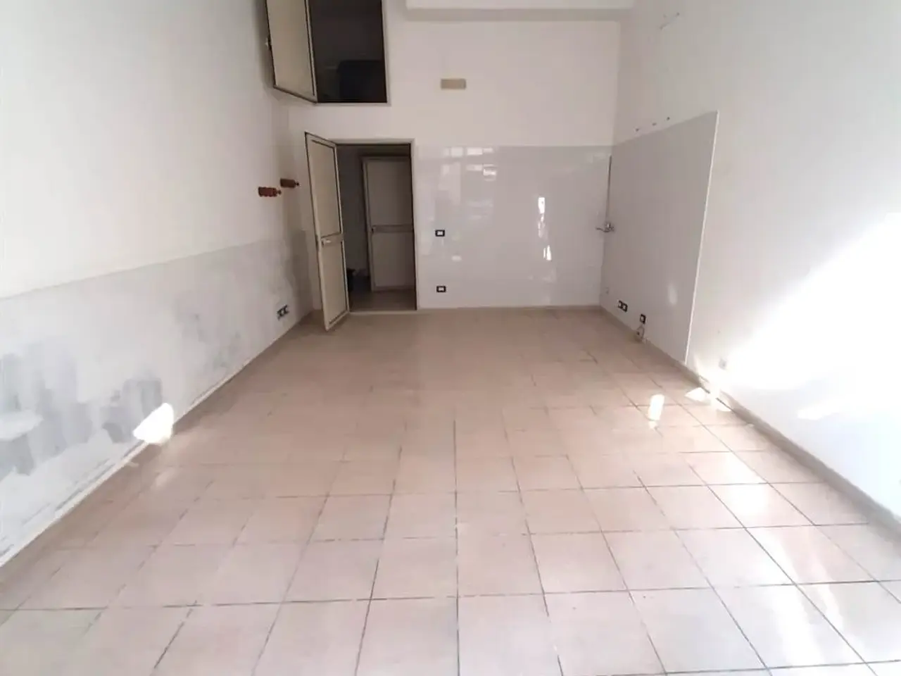 Negozio in Corso Vittorio Veneto, Ragusa, {3} - Foto 2