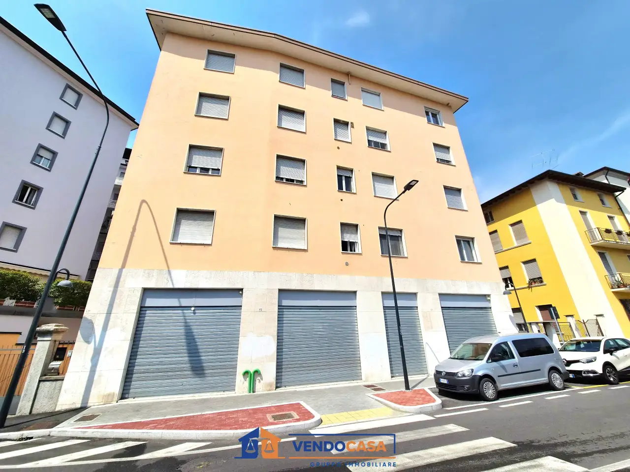 Negozio in Via G. Camozzi 17d, Brescia, {3} - Foto 1