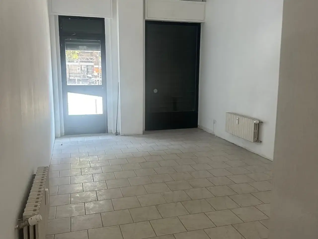 Negozio in Via dei Biancospini 1, Milano, {3} - Foto 2