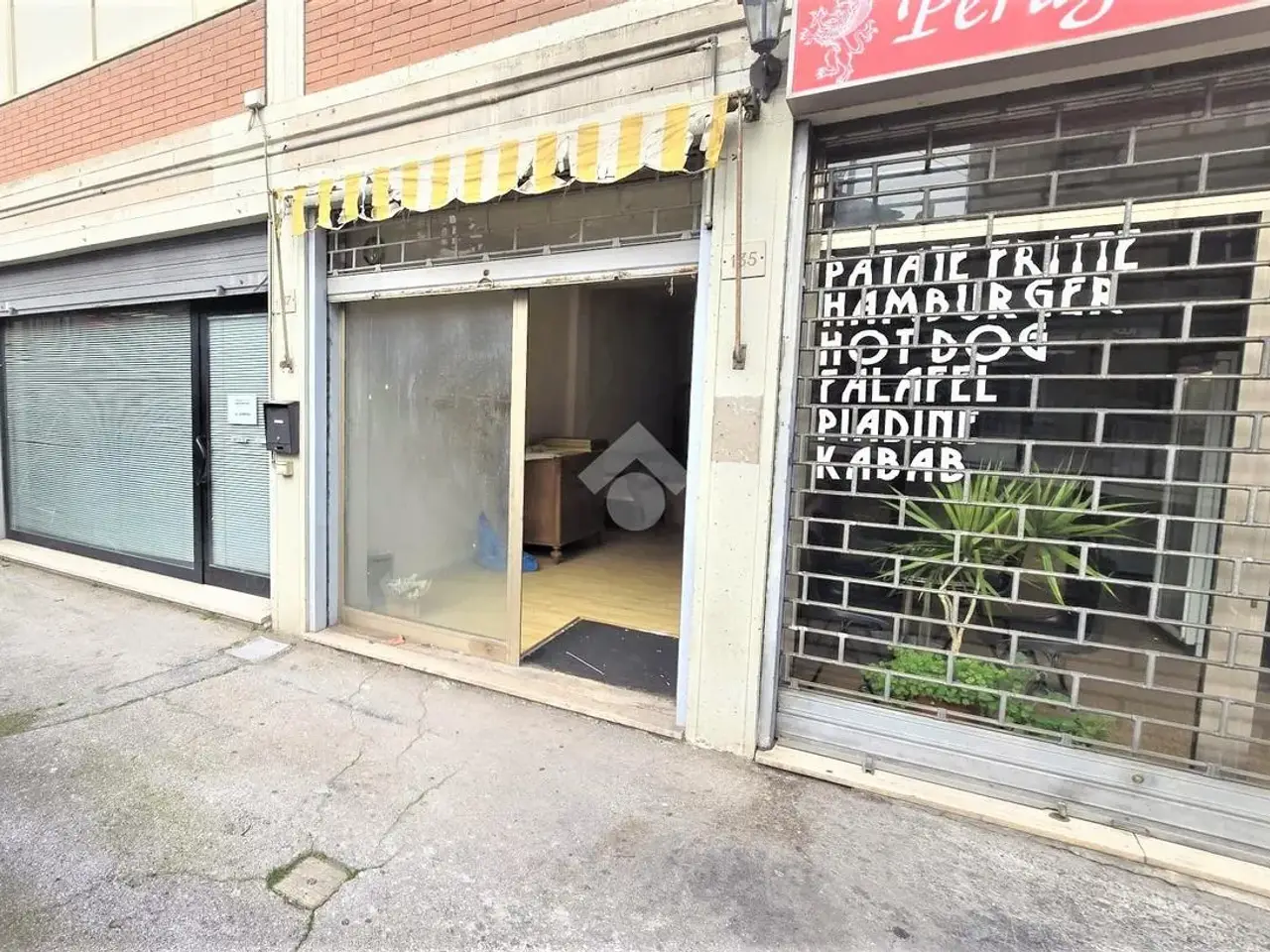 Negozio in Via Firenze 135, Perugia, {3} - Foto 2