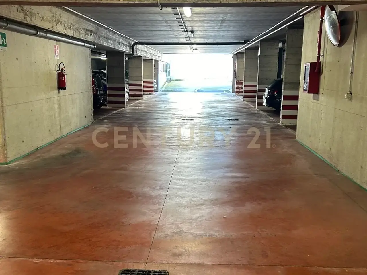 Parcheggio chiuso in Via Nazionale 36, San Martino Buon Albergo, {3} - Foto 1