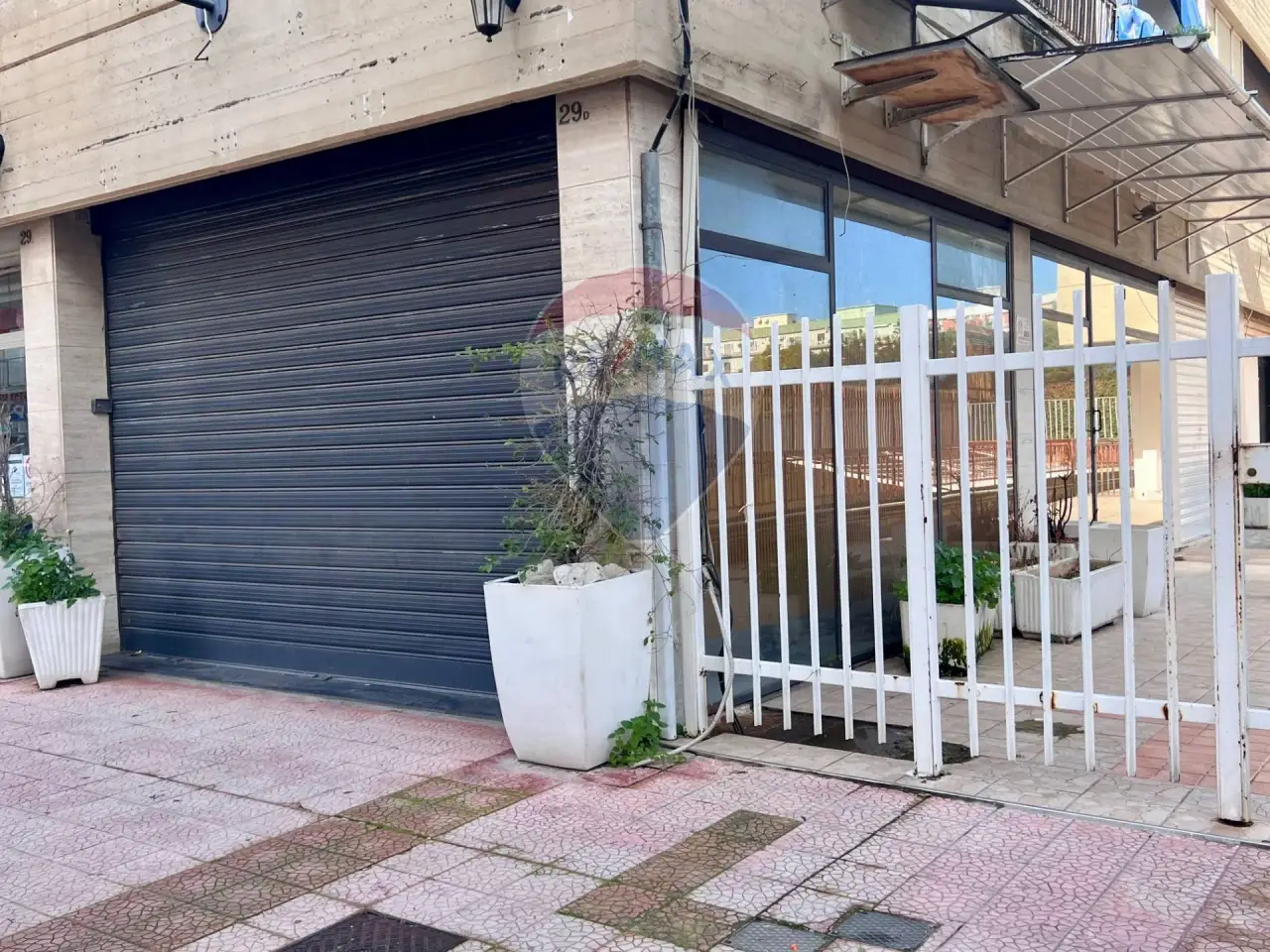 Negozio in Via Giovanni Modugno 29, Bari, {3} - Foto 1