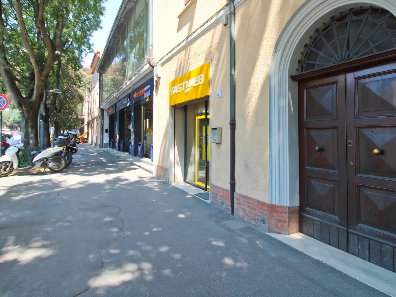 Negozio in Viale delle Ceramiche 12/a, Faenza, {3} - Foto 2