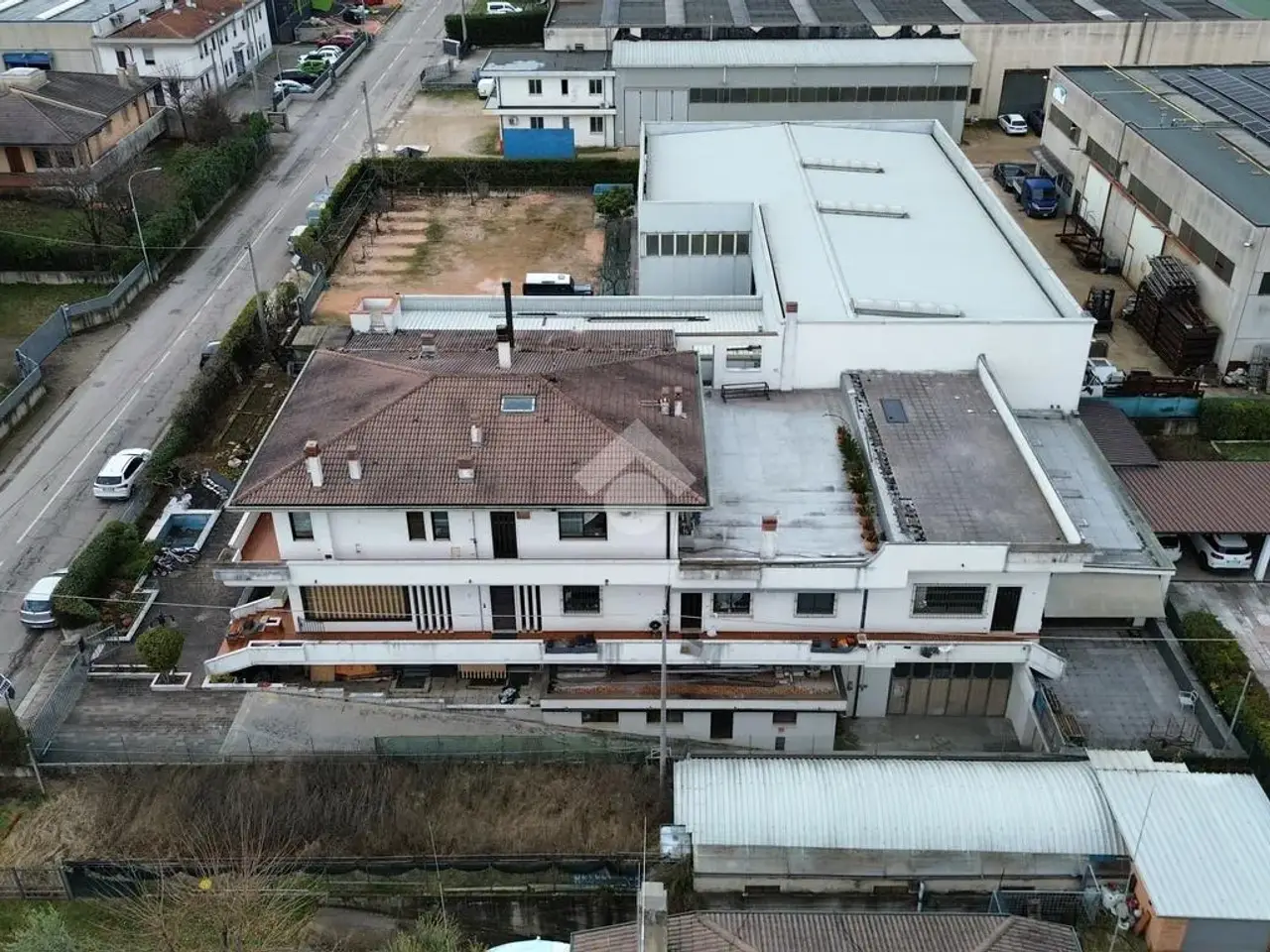 Palazzina commerciale in Via Vegri 10, Zane', {3} - Foto 1