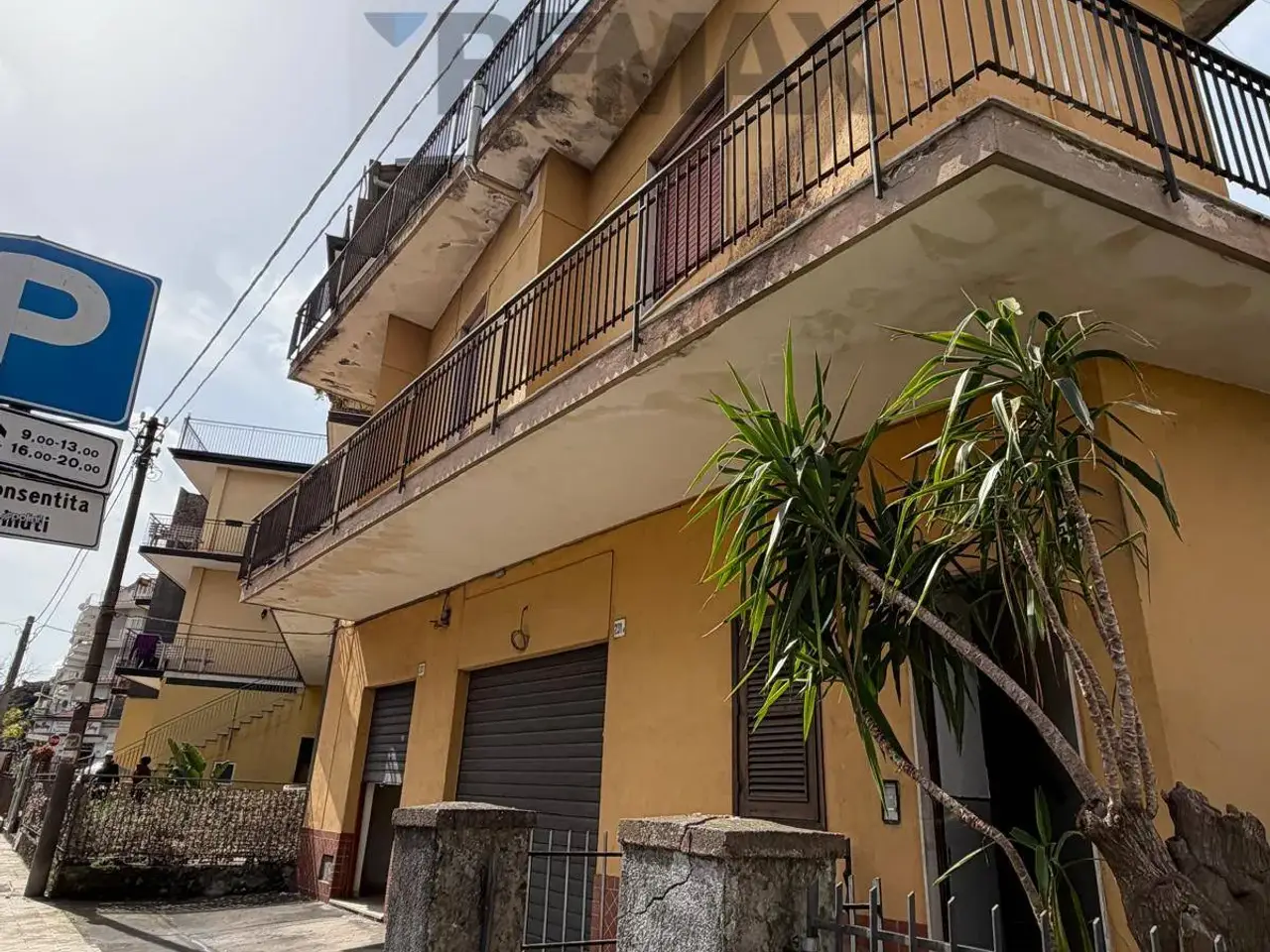 Negozio in Viale della Regione 229, San Giovanni La Punta, {3} - Foto 2