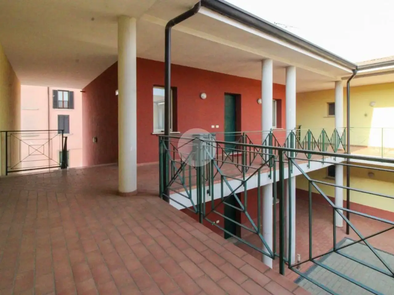Ufficio in Via Padre Costanzo Beschi 1, Castiglione Delle Stiviere, {3} - Foto 1