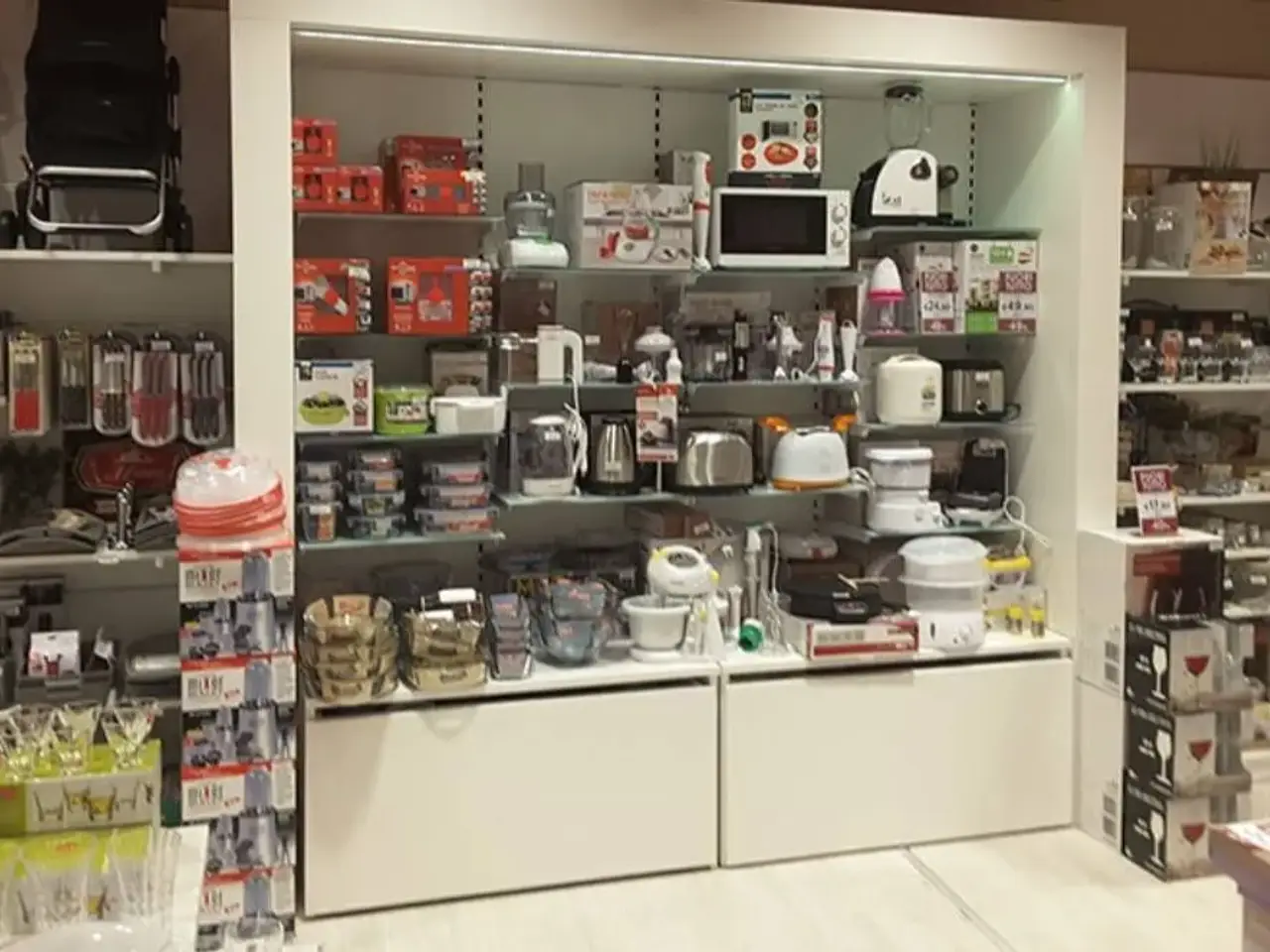 Esercizio commerciale in , Livorno, {3} - Foto 1