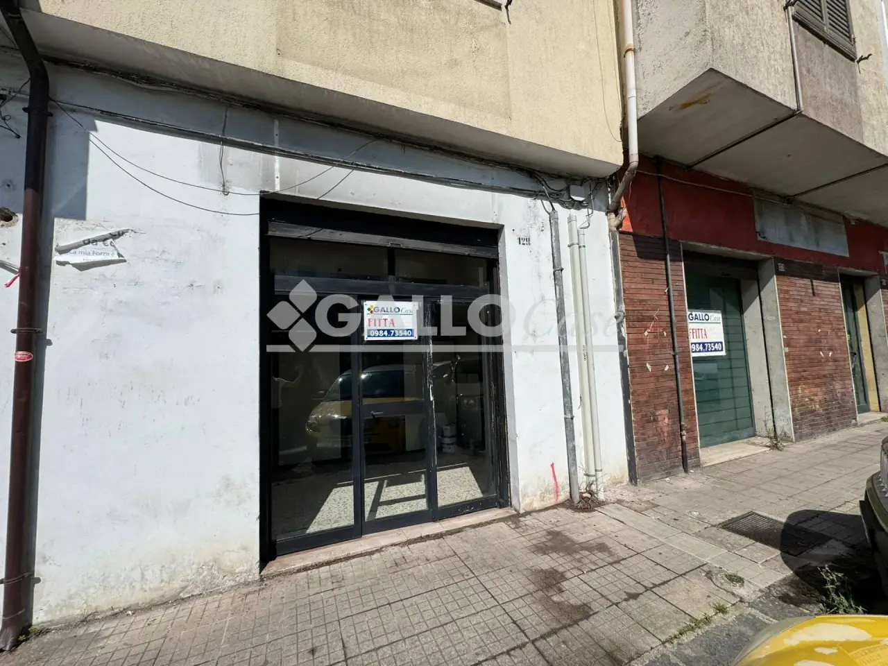 Negozio in Viale della Repubblica, 129, 87100, Cosenza, Cosenza, {3} - Foto 1
