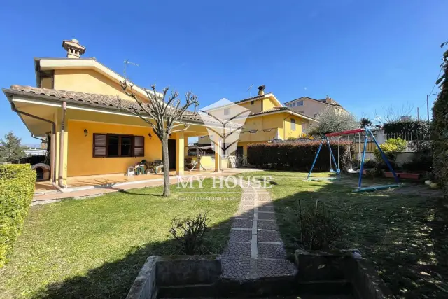 Villa in Strada Ventitreesima 8, Labico - Foto 1