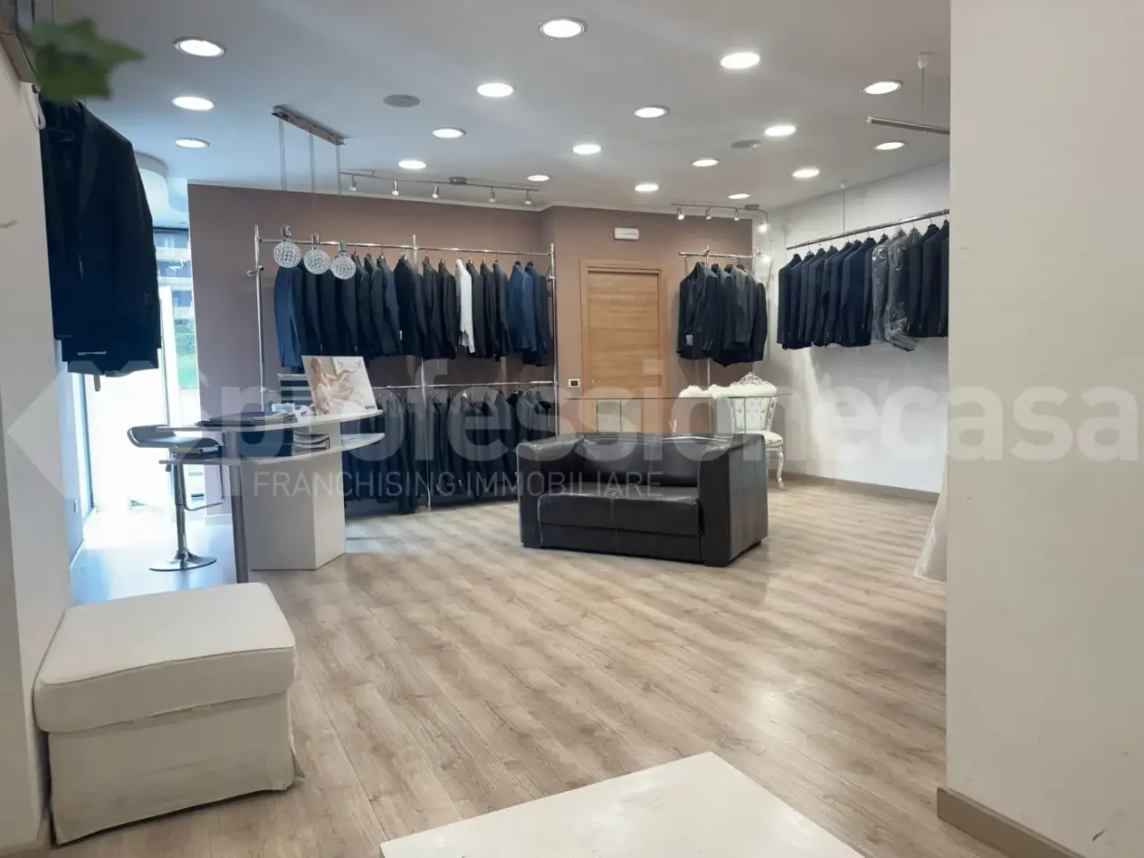 Negozio in Viale 3 Marzo 999, Isernia, {3} - Foto 2