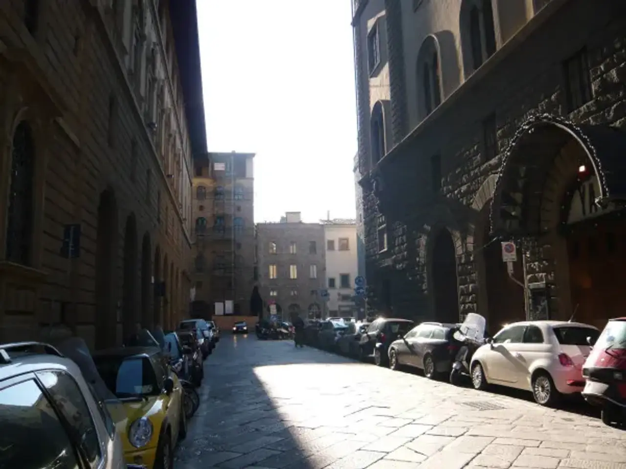 Negozio in Piazza degli Strozzi 1, Firenze, {3} - Foto 1