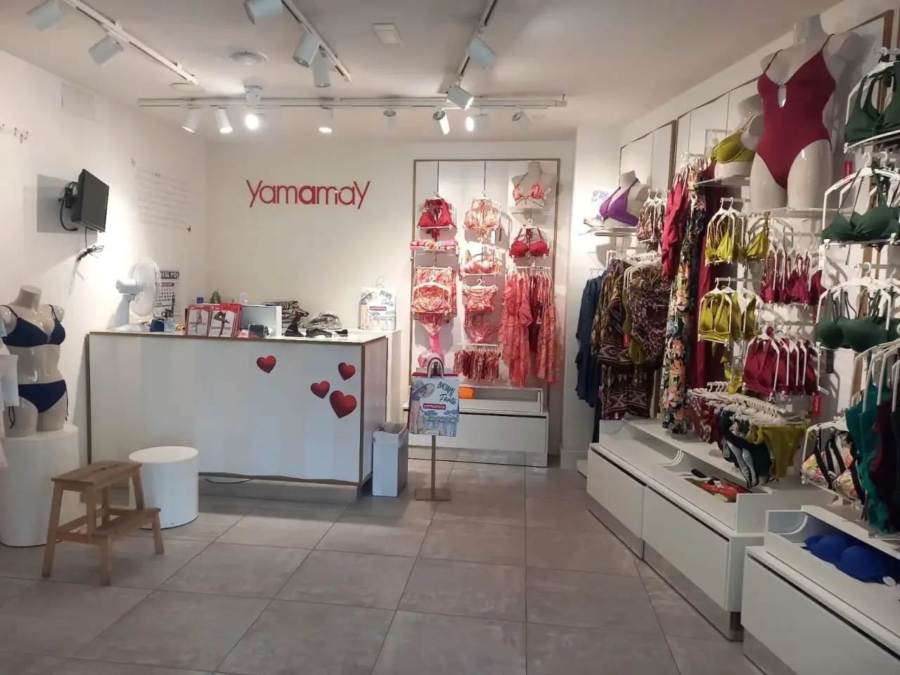 Negozio in Via Ercole Cantone 87, Pomigliano D'Arco, {3} - Foto 2