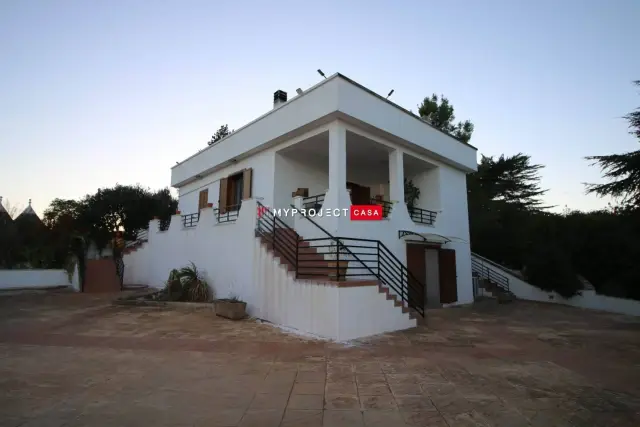 Mansion in Strada Gianfelice, Martina Franca - Photo 1