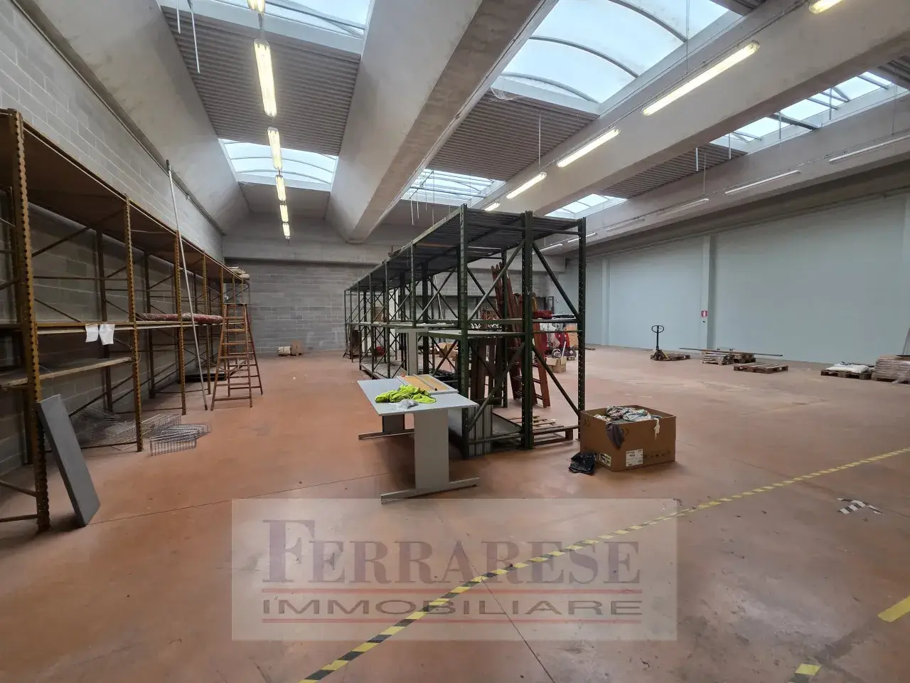 Magazzino in Via Sesta Strada, Padova, {3} - Foto 1
