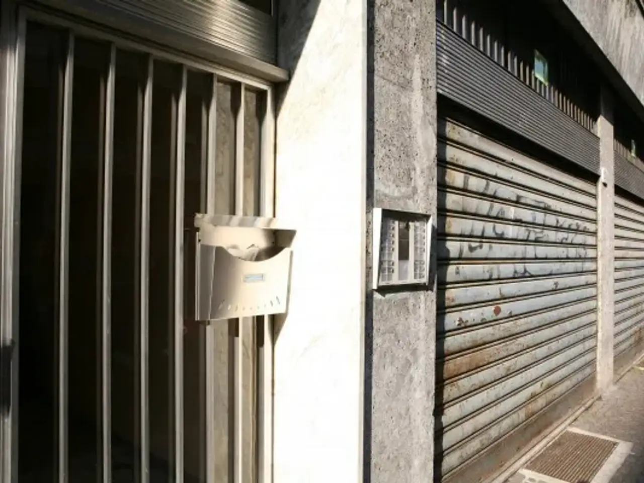 Negozio in Via Francesco Anzani 27, Como, {3} - Foto 1