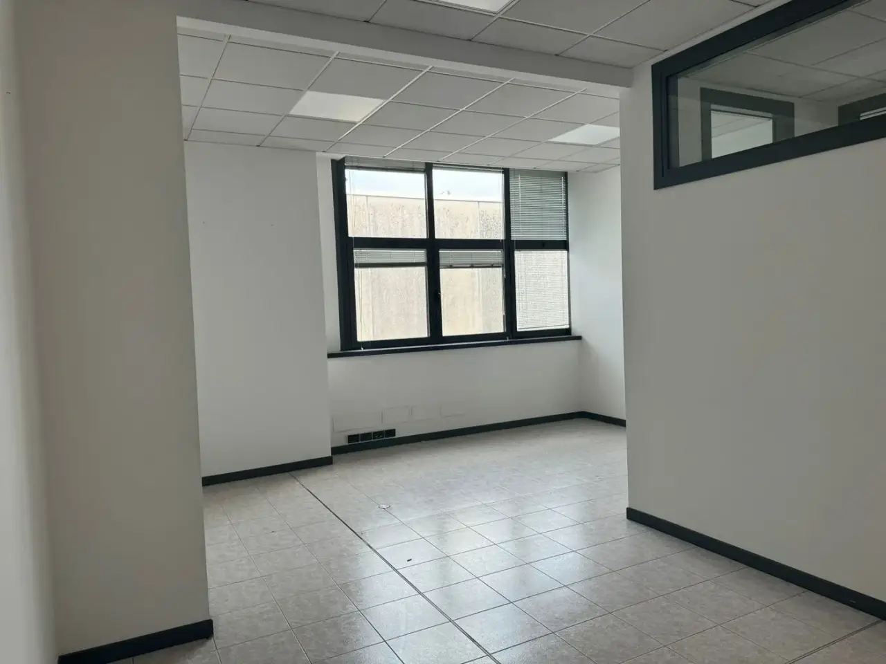 Ufficio in Via del Commercio 6, Romano D'Ezzelino, {3} - Foto 2