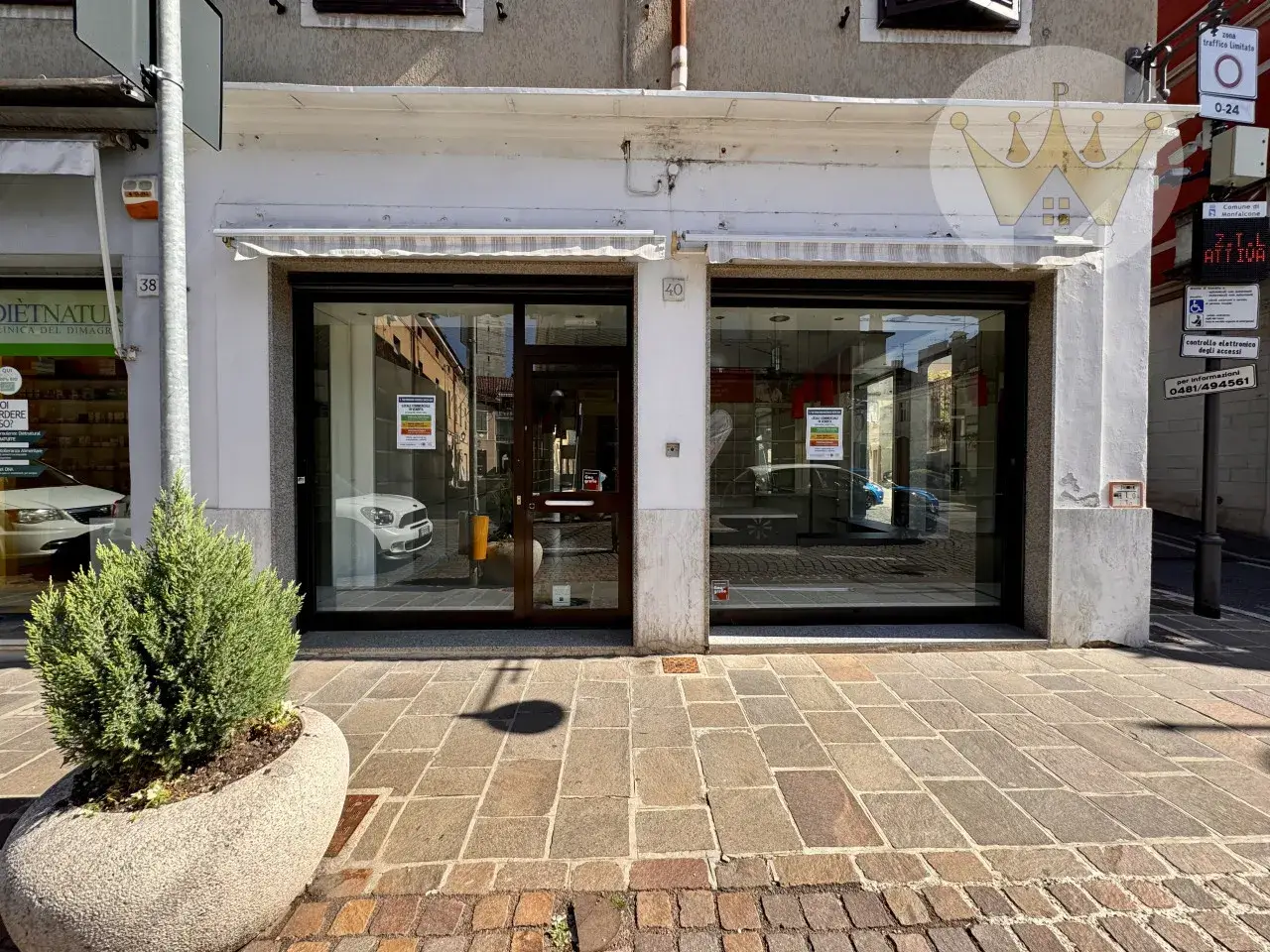 Negozio in Corso del Popolo 40, Monfalcone, {3} - Foto 2