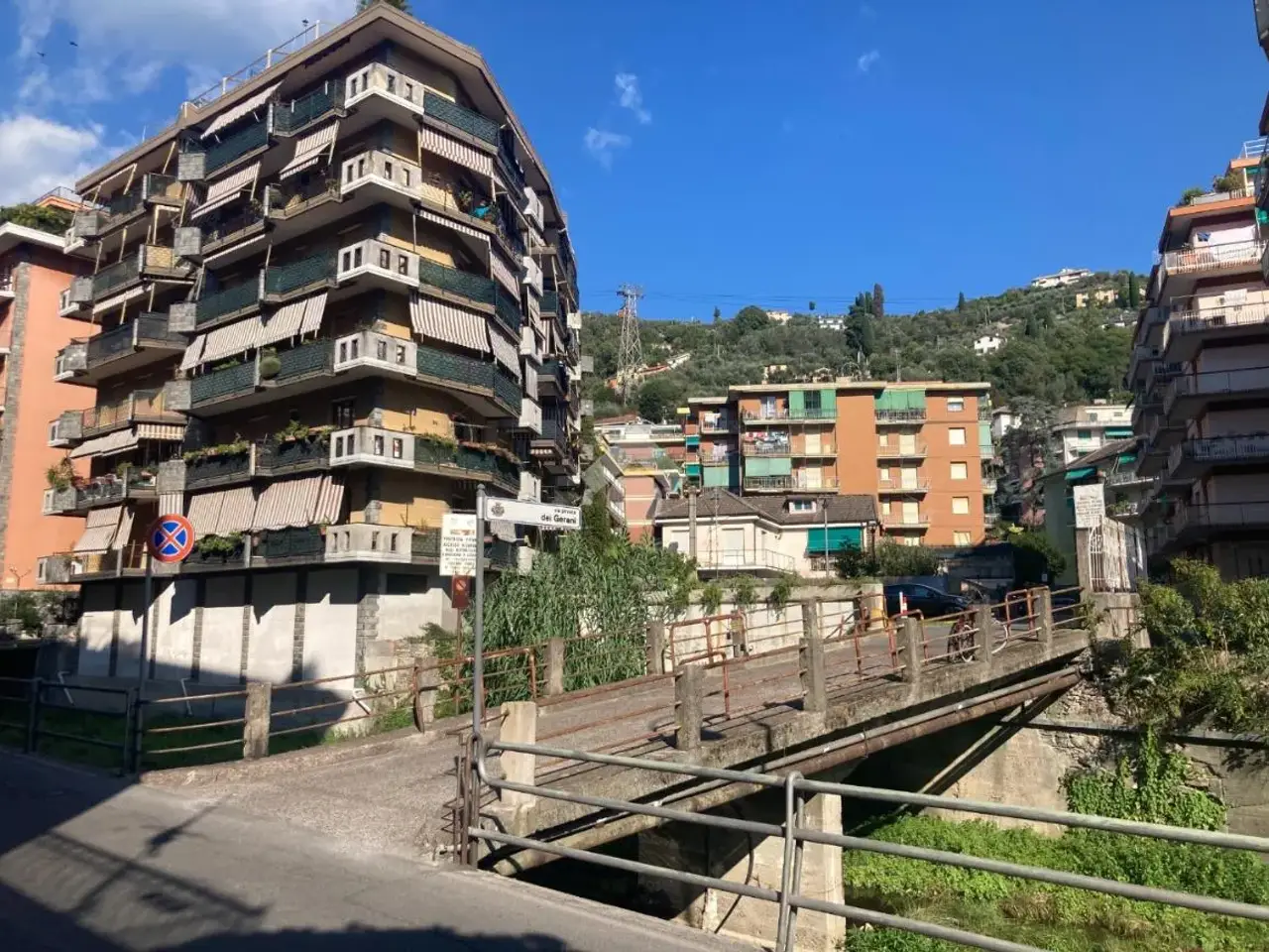 Magazzino in Via Fratelli Betti, Rapallo, {3} - Foto 1