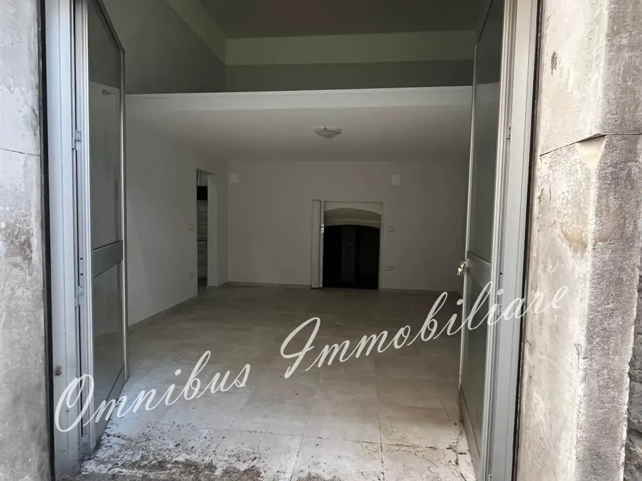 Magazzino in Via Gorizia, Foggia, {3} - Foto 2