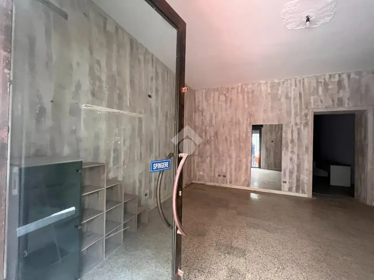 Negozi e locali in Affitto, a Marcianise: 18 annunci •