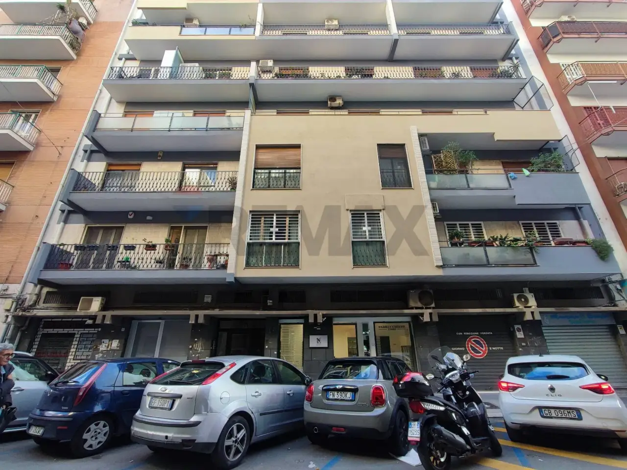 Negozio in Via Principe Amedeo 236, Bari, {3} - Foto 1