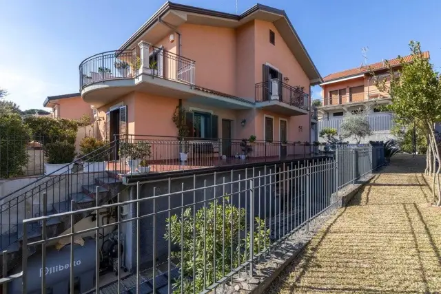 Villa in Via Maria Grazia Cutuli 18, Viagrande - Foto 1