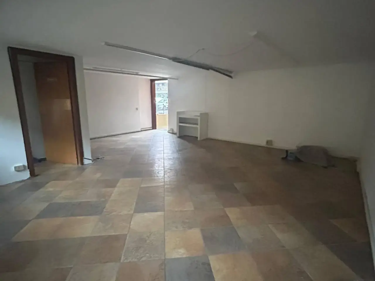 Esercizio commerciale in Via Casazza, Brescia, {3} - Foto 2