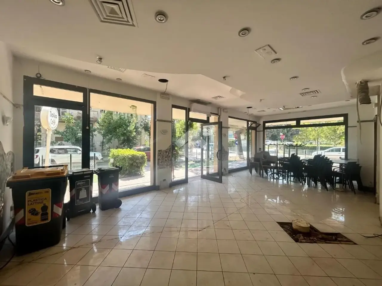 Negozio in Viale Maria Ceccarini 231, Riccione, {3} - Foto 2