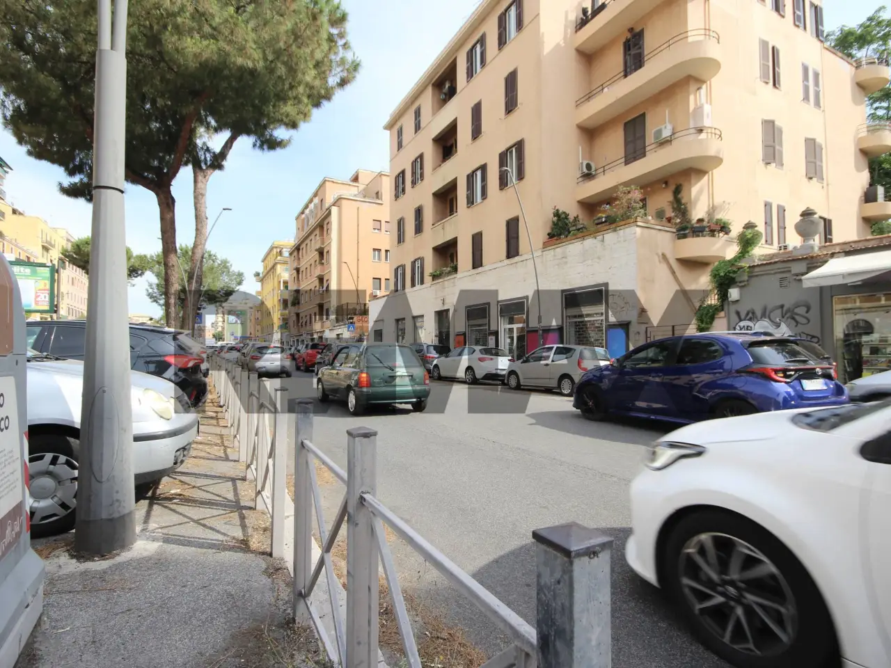 Negozio in Via Appia Nuova 296, Roma, {3} - Foto 1