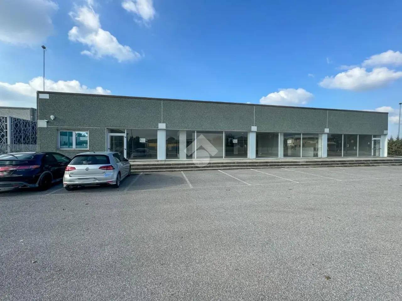 Magazzino in Via Castel Manfredo 65, San Bassano, {3} - Foto 1