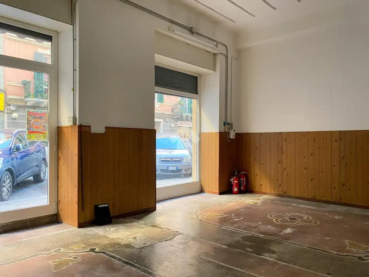 Negozio in Via Guidobono 81, Savona, {3} - Foto 1