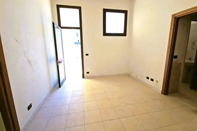 Gemeinschaftsbüro in Viale Giuseppe Grassi 4, Lecce - Foto 1