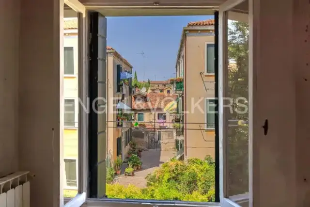 4-room flat in Campo De San Basegio, Venezia - Photo 1