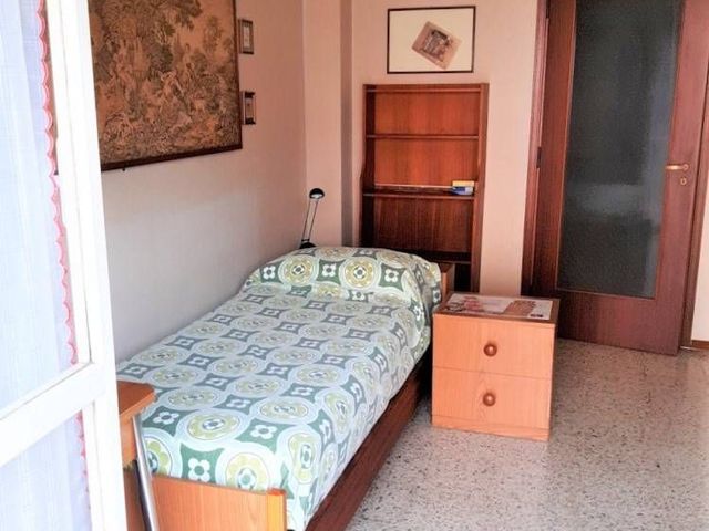 Room in {3}, Via San Tommaso d'Aquino - Photo 1