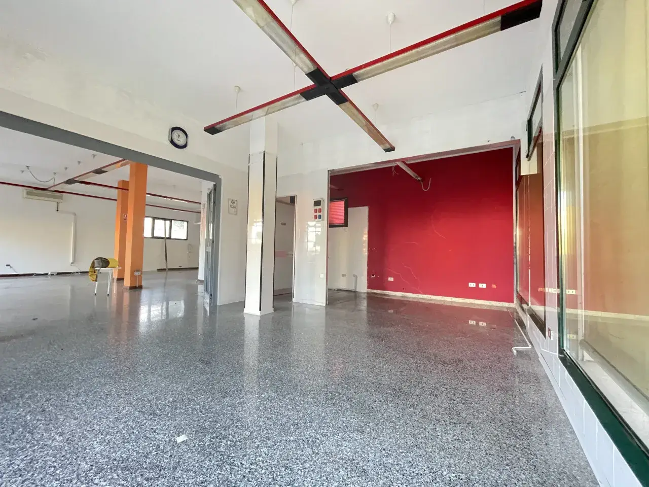 Negozio in Via Asseggiano, Venezia, {3} - Foto 2