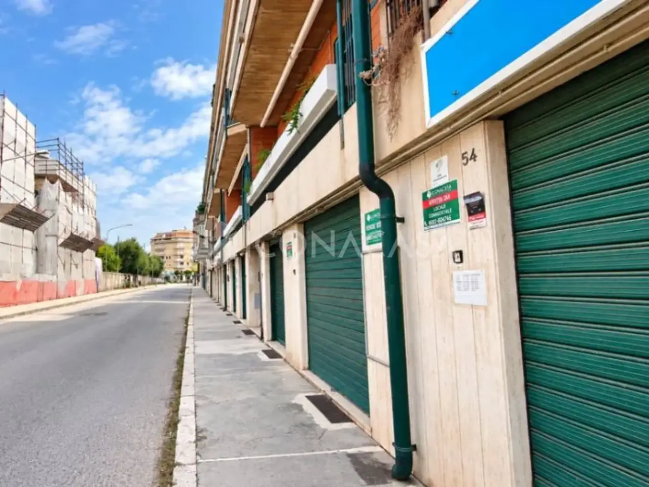 Negozio in Via Soccorso S.N.C., San Severo, {3} - Foto 1