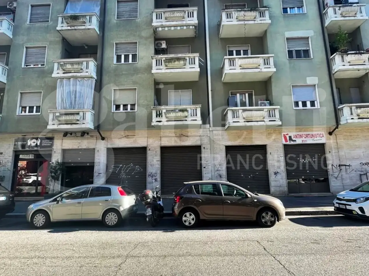 Negozio in Via Pertinace 39, Torino, {3} - Foto 1