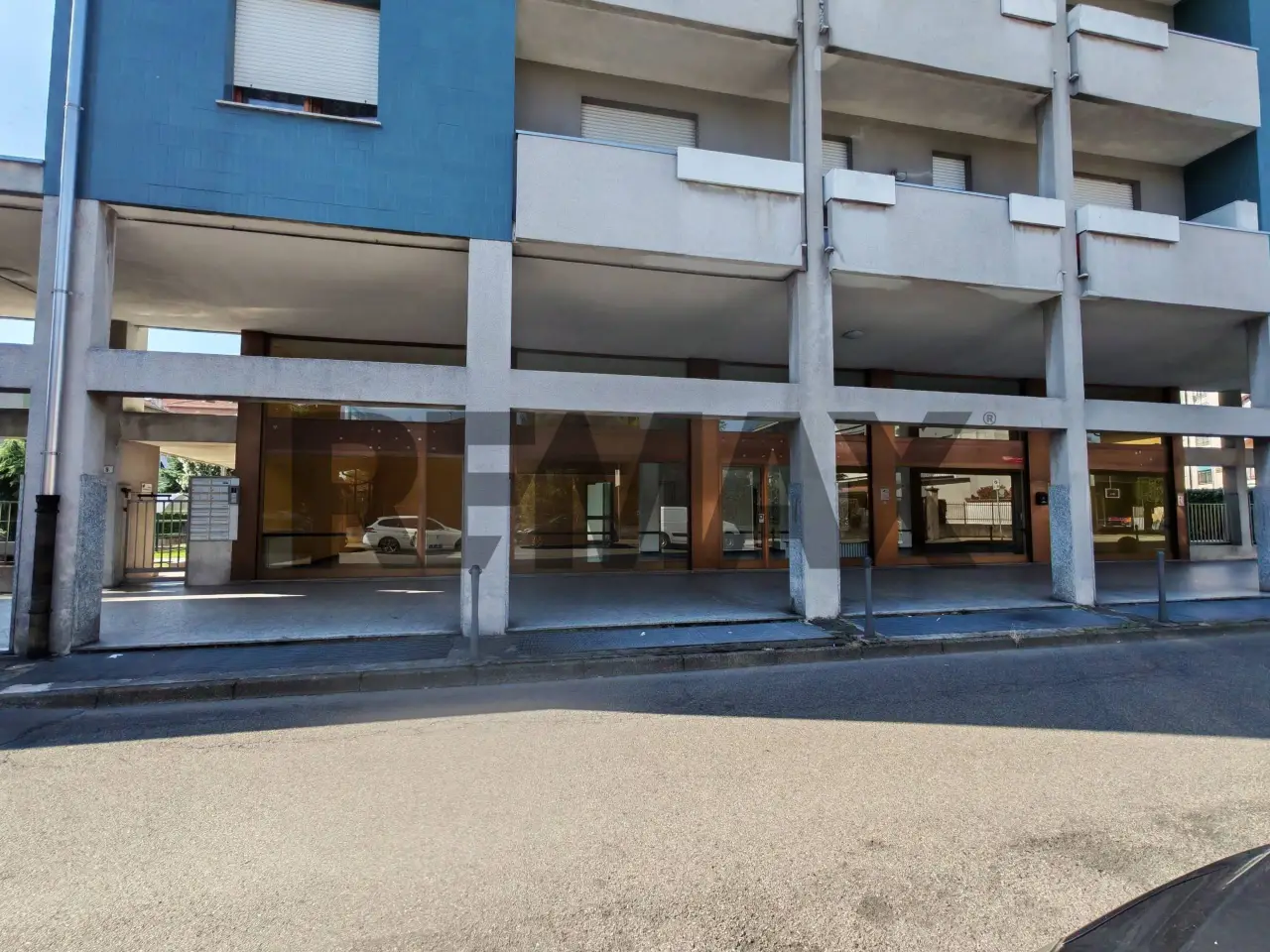 Negozio in Via Corridoni 9, Busto Arsizio, {3} - Foto 2
